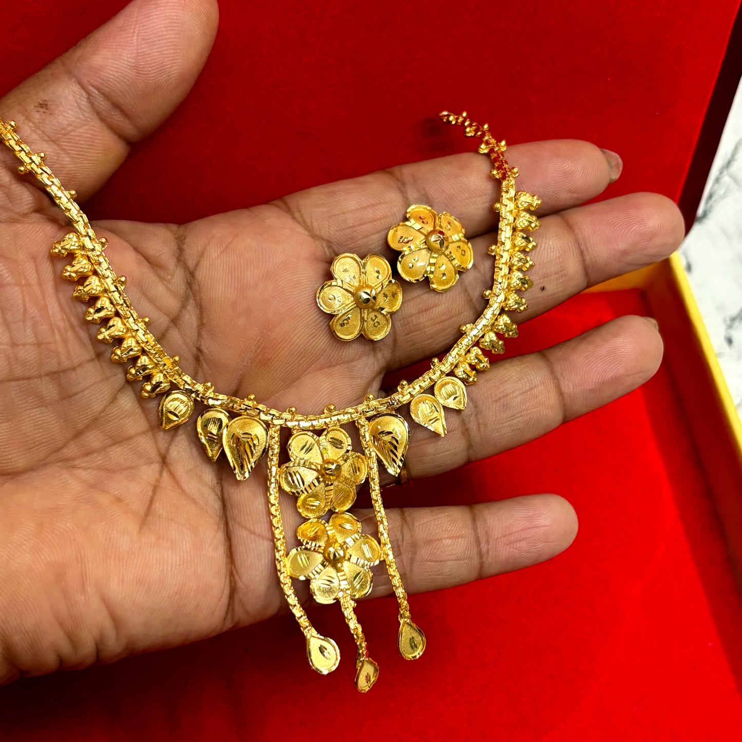 Gold plated copper based necklace for women