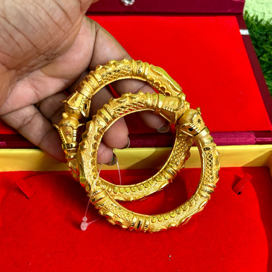 Gold plated bangle for women