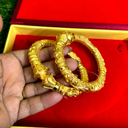 Gold plated bangle for women