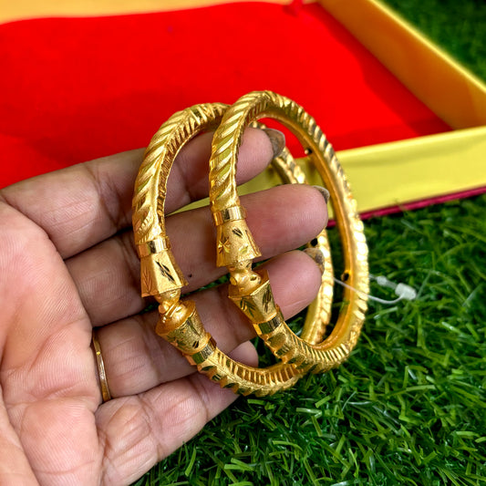 Gold plated bangle for women