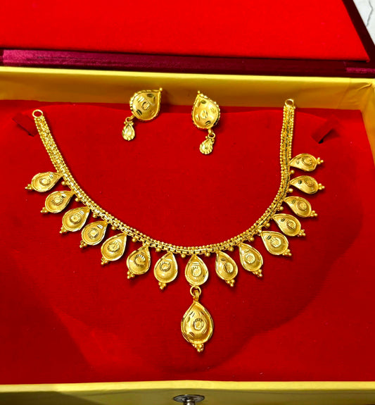 Gold plated necklace for women