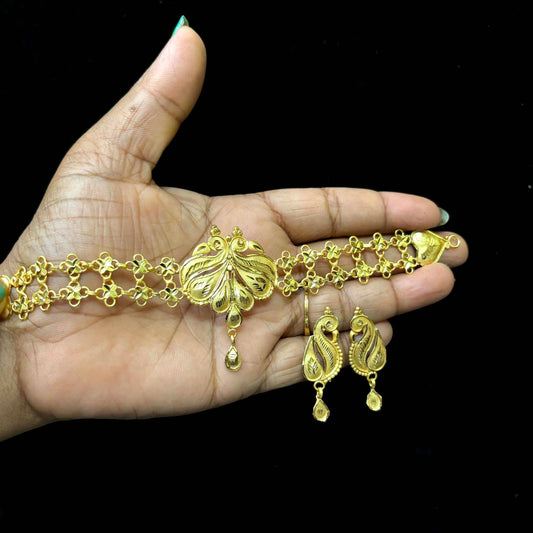 Gold plated copper based choker for women