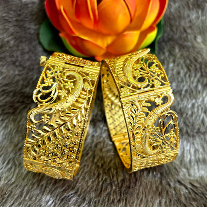 Gold plated copper based chur for women