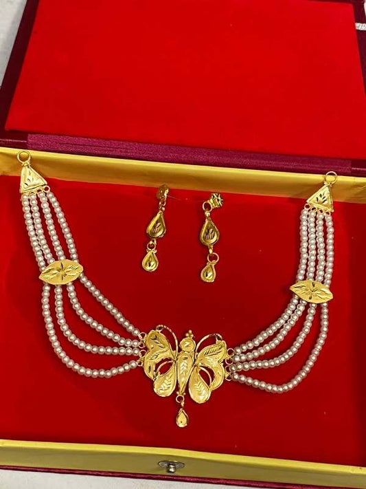 Gold plated pearl necklace for women